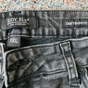 Judy Blue cropped straight leg black jeans
